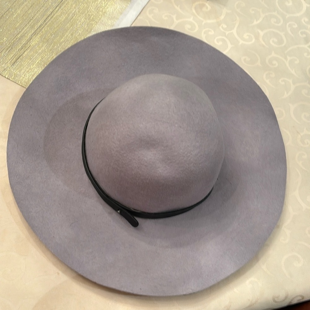 Love & Lore 100% wool hat in slate grey withh blackk leather trim
